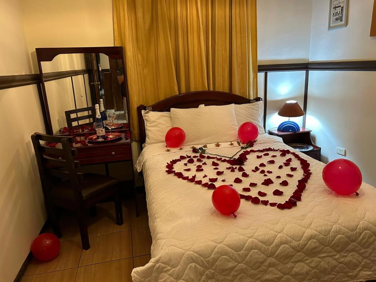 Hotel Casa Franciscana Кито Экстерьер фото